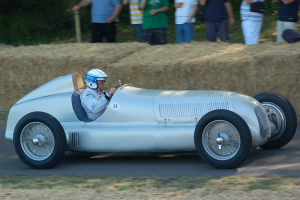 1934Mercedes-BenzW25-side Goodwood, 2009